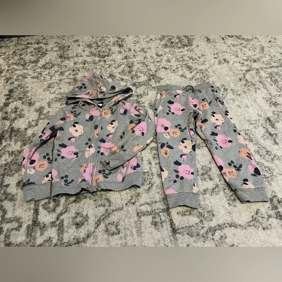 Tea Collection sweatsuit outfit. Floral. Size 4T. - Picture 2 of 6